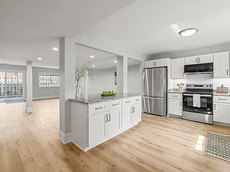 3 bed, 1553 sqft, $1,599 — Photo 4