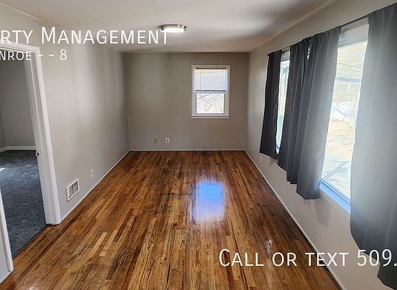 2nd image of 921 1/2 S Monroe St #8
