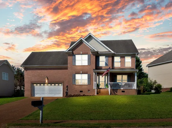 2105 Burgess Ln, Spring Hill, TN 37174