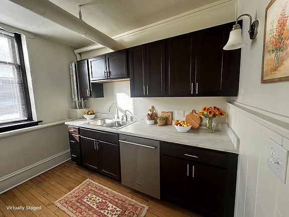 3rd image of 818 W Franklin Ave