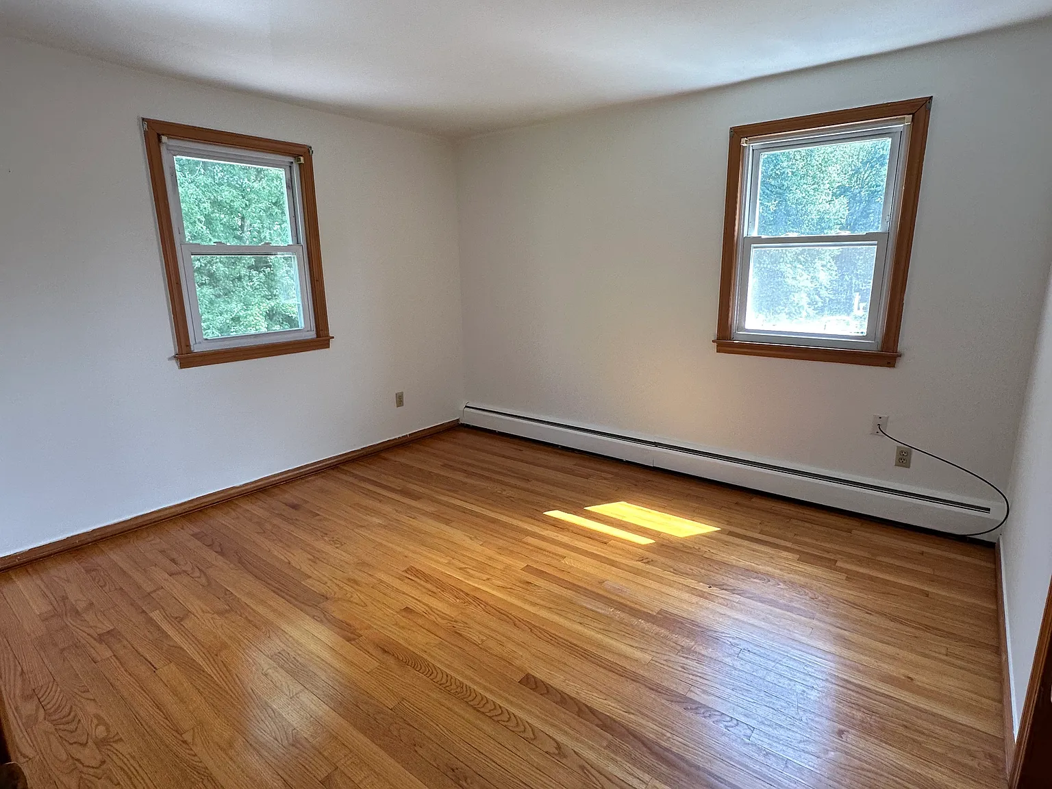 1 bed, 900 sqft, $1,350 — Photo 2