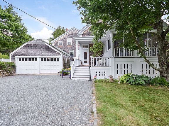 off street driveway w/garage