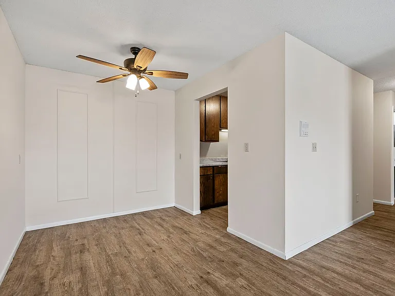 Cedarwood West Apartments | 2-Bedroom Apartments — Photo 15