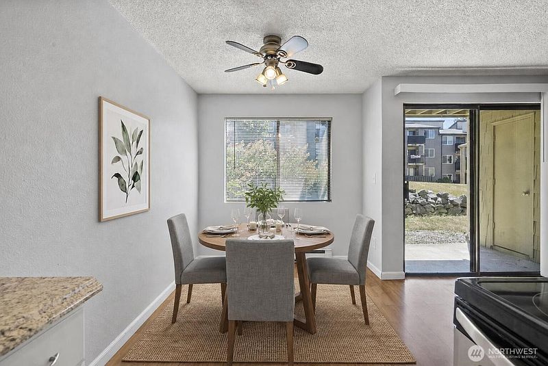 5th image of 2020 Grant Avenue S #C103