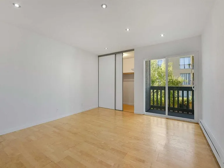 480 E Okeefe St #202 — Photo 11