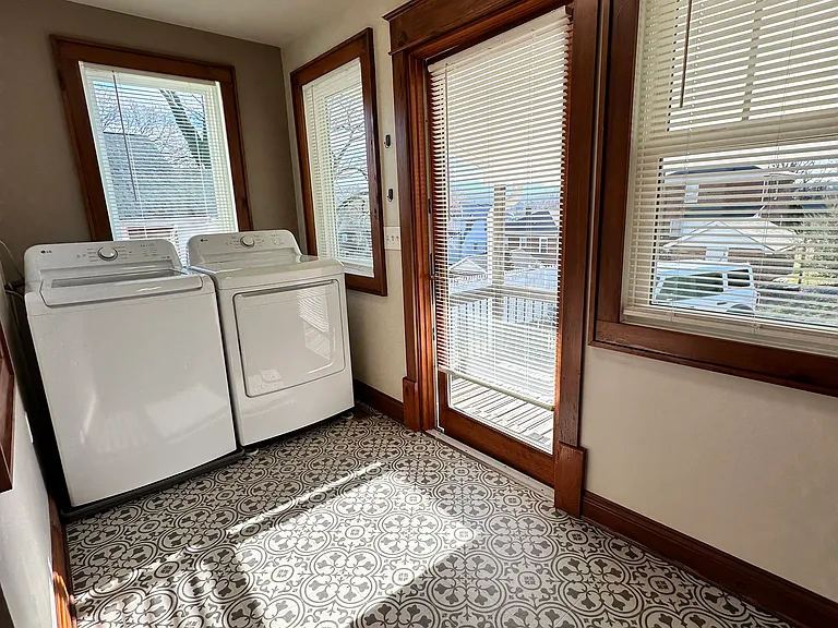 923 E Hillcrest Dr #2 — Photo 7