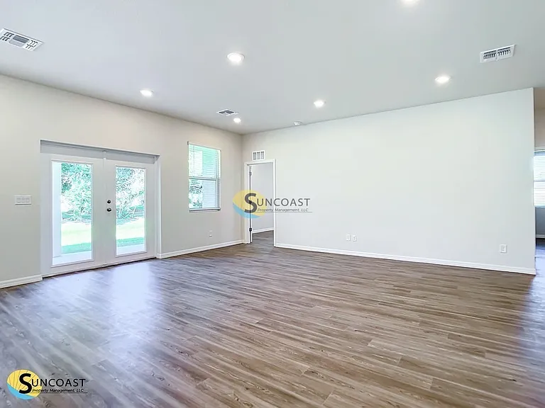 585 Marion Oaks Pass — Photo 9