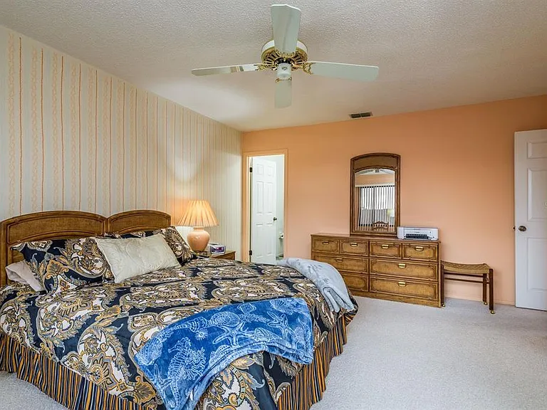 9910 Eagles Point Cir #3 — Photo 17