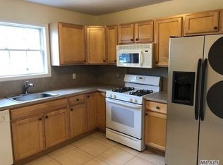 554 E Penn St, Long Beach, NY 11561