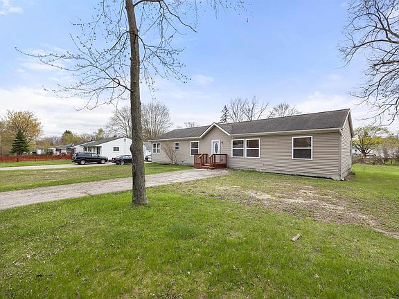 3rd image of 650 Peacock Ave