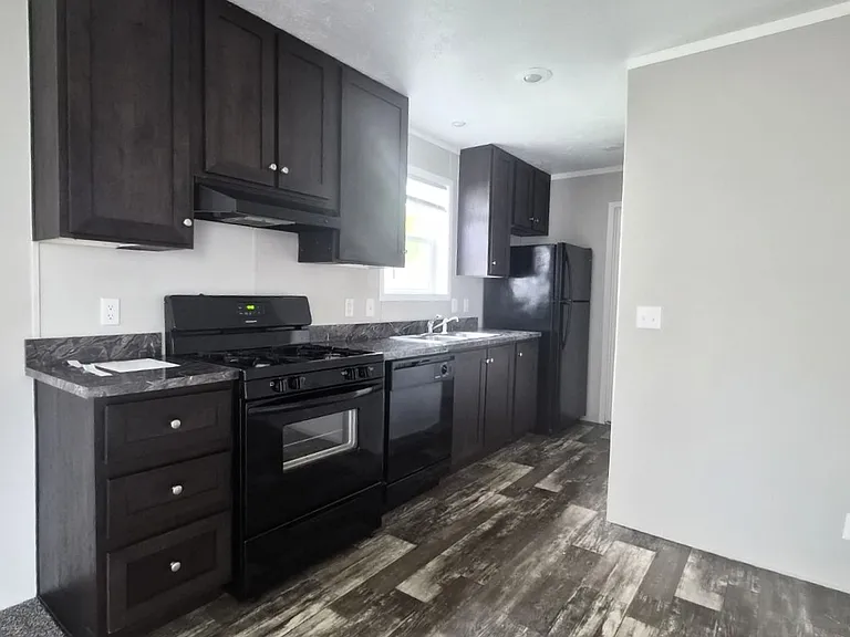 11 Channing Cir — Photo 3