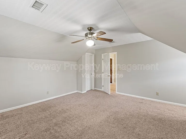 255 Silver Maple Rd — Photo 19
