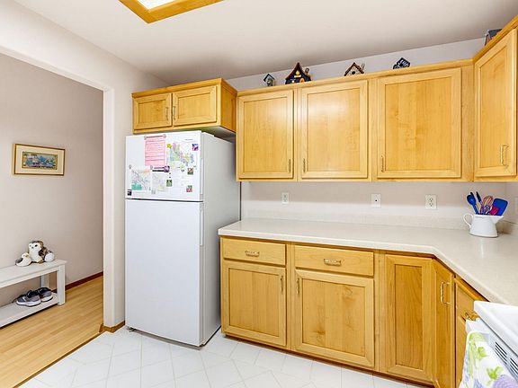 5th image of 832 Pavilion Pl