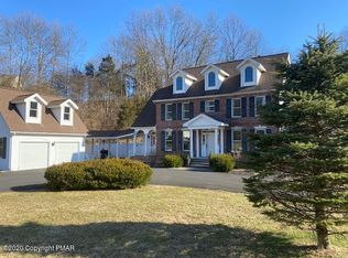 2330 Grey Fox Dr, Stroudsburg, PA 18360