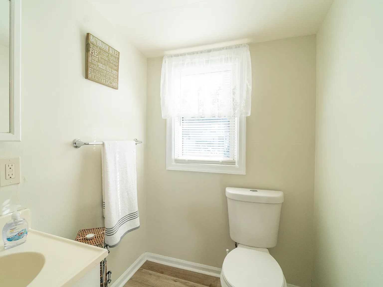 1 bed, 960 sqft, $1,330 — Photo 4