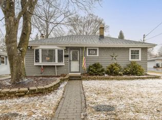 420 N Hine Ave, Waukesha, WI 53188