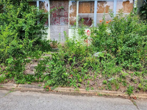 17 6th St, Griffin, GA 30223