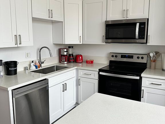 2nd image of 1207 4th St #450