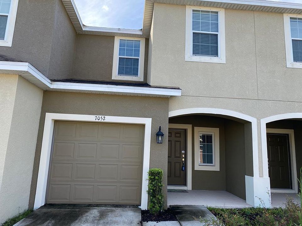 FRONT OF TOWNHOUSE