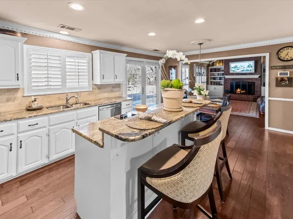 21081 Trailwood Ct, Whitney, TX 76692