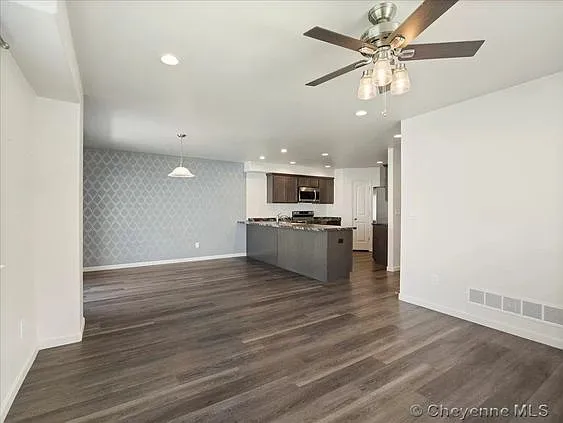 1560 Danny Pl — Photo 3