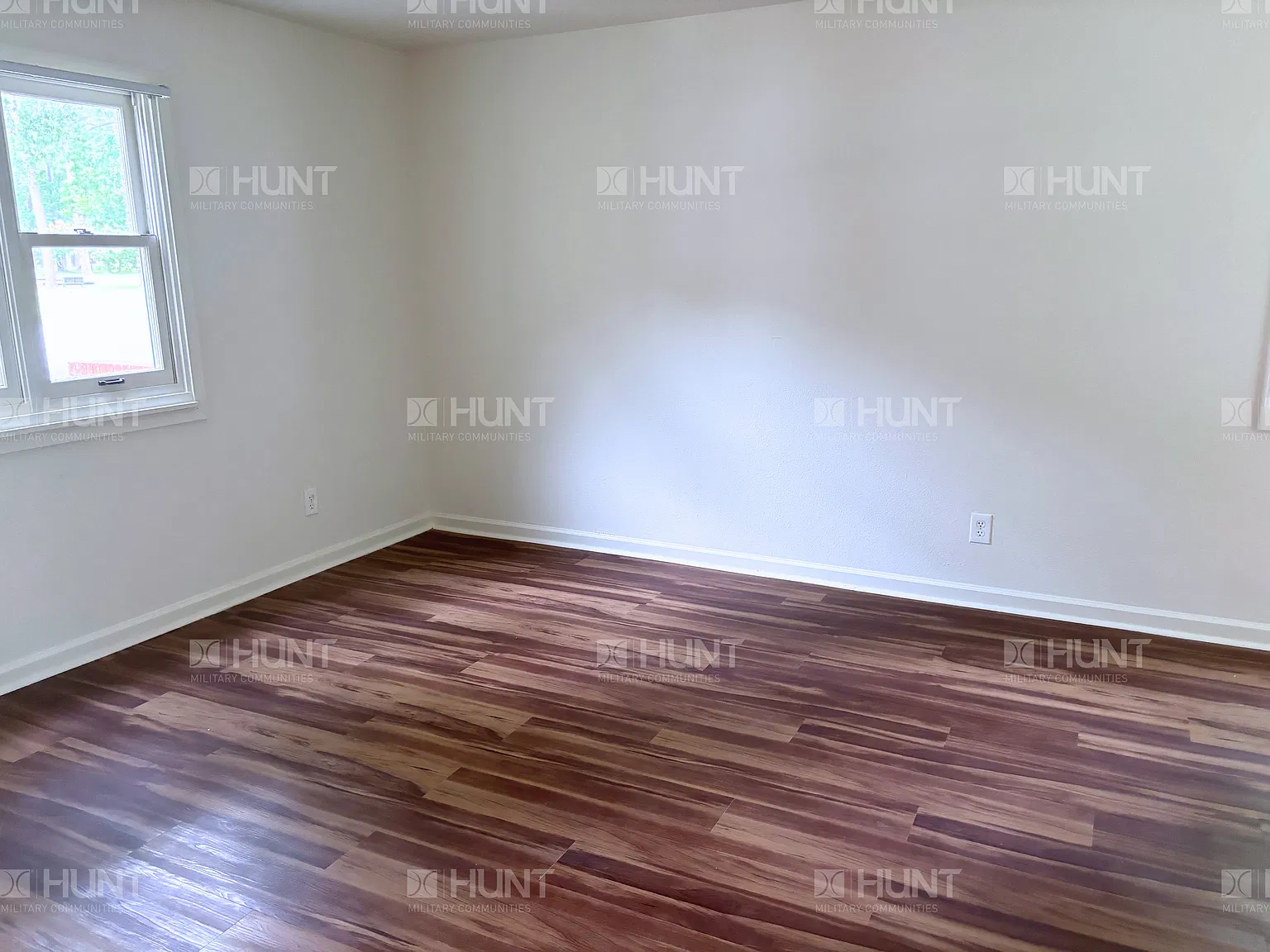 4 bed, 2.5 bath, 1727 sqft, $1,950 — Photo 4