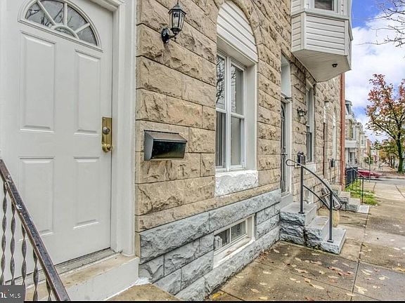 2nd image of 2409 Barclay St