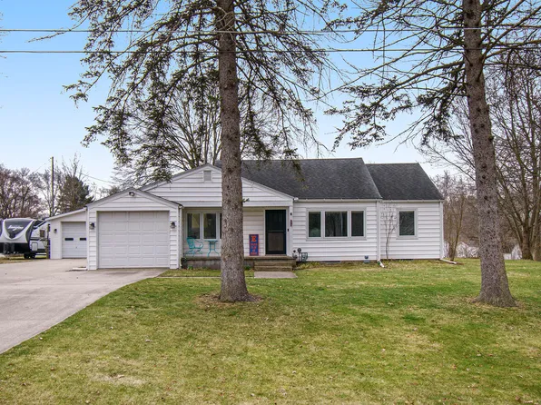26885 Barber St, Edwardsburg, MI 49112