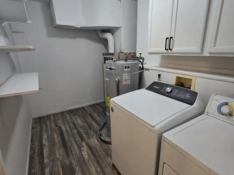 704 S Cedar St — Photo 22