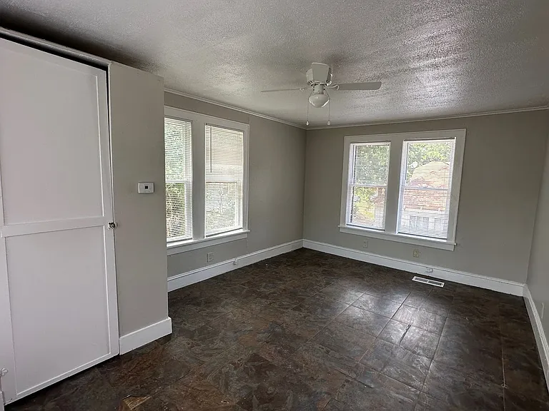 139 E Lister St — Photo 6