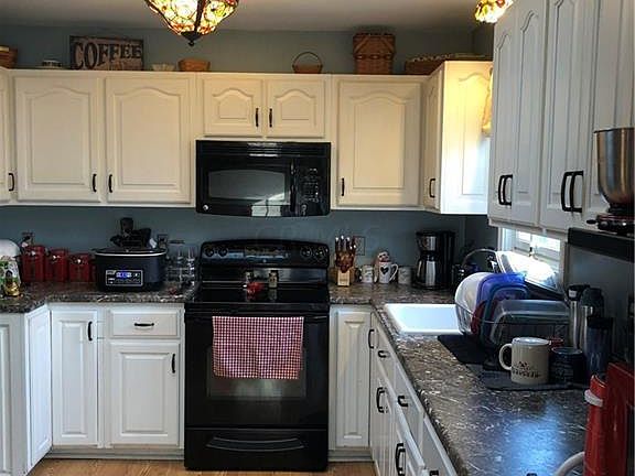 4th image of 2449 Geneva Dr