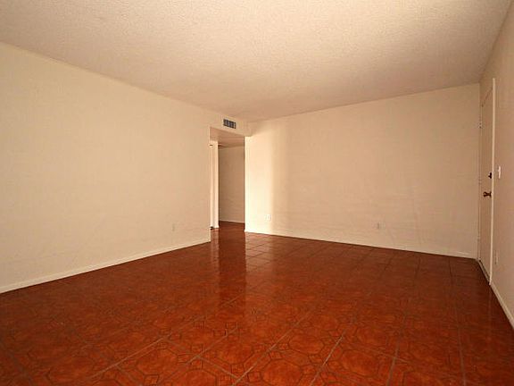 4th image of 6930 W San Miguel Ave