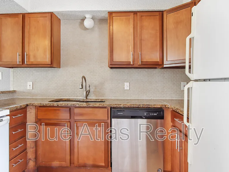 408 Noble Ave #B — Photo 7