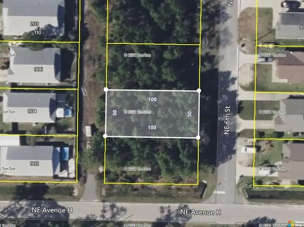 903 NE 6th St, Carrabelle, FL 32322