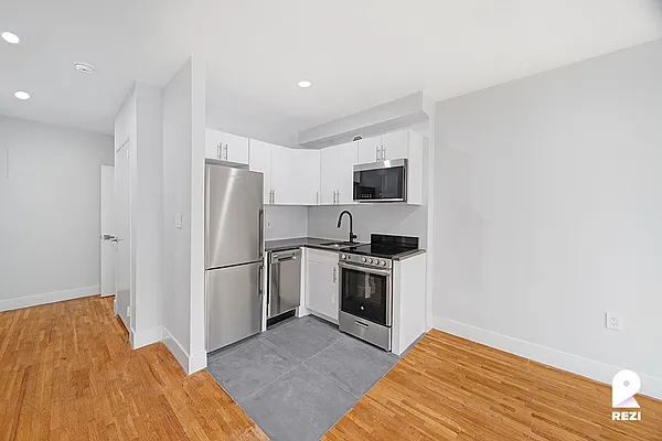 Rented by REZI | media 2