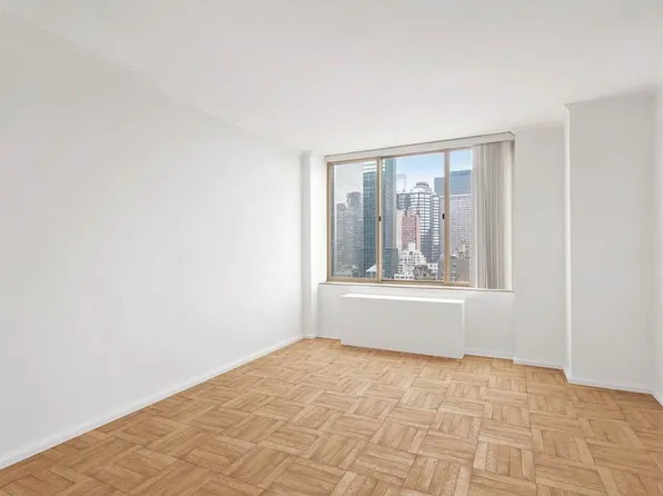 236 E 47th St APT 15E, New York, NY 10017