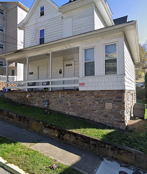 96 3rd St