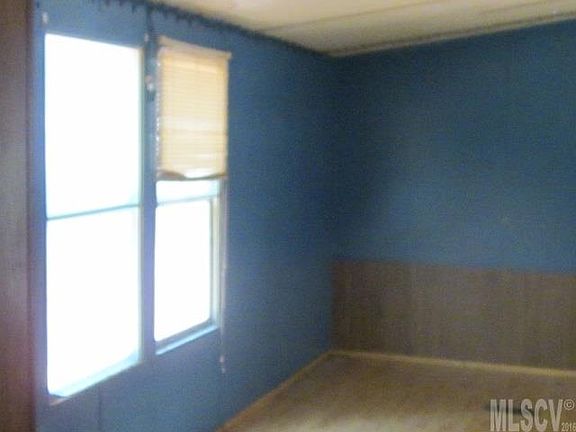 3rd image of 3119 Redbud Pl