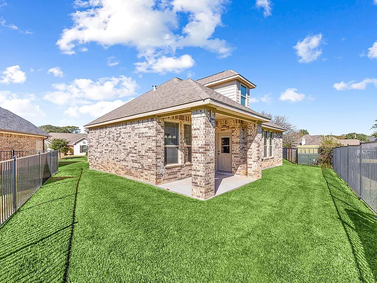 5401 Zephyr Ln — Photo 24