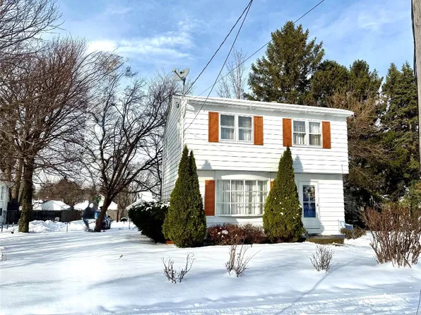 972 E 32nd St, Erie, PA 16504