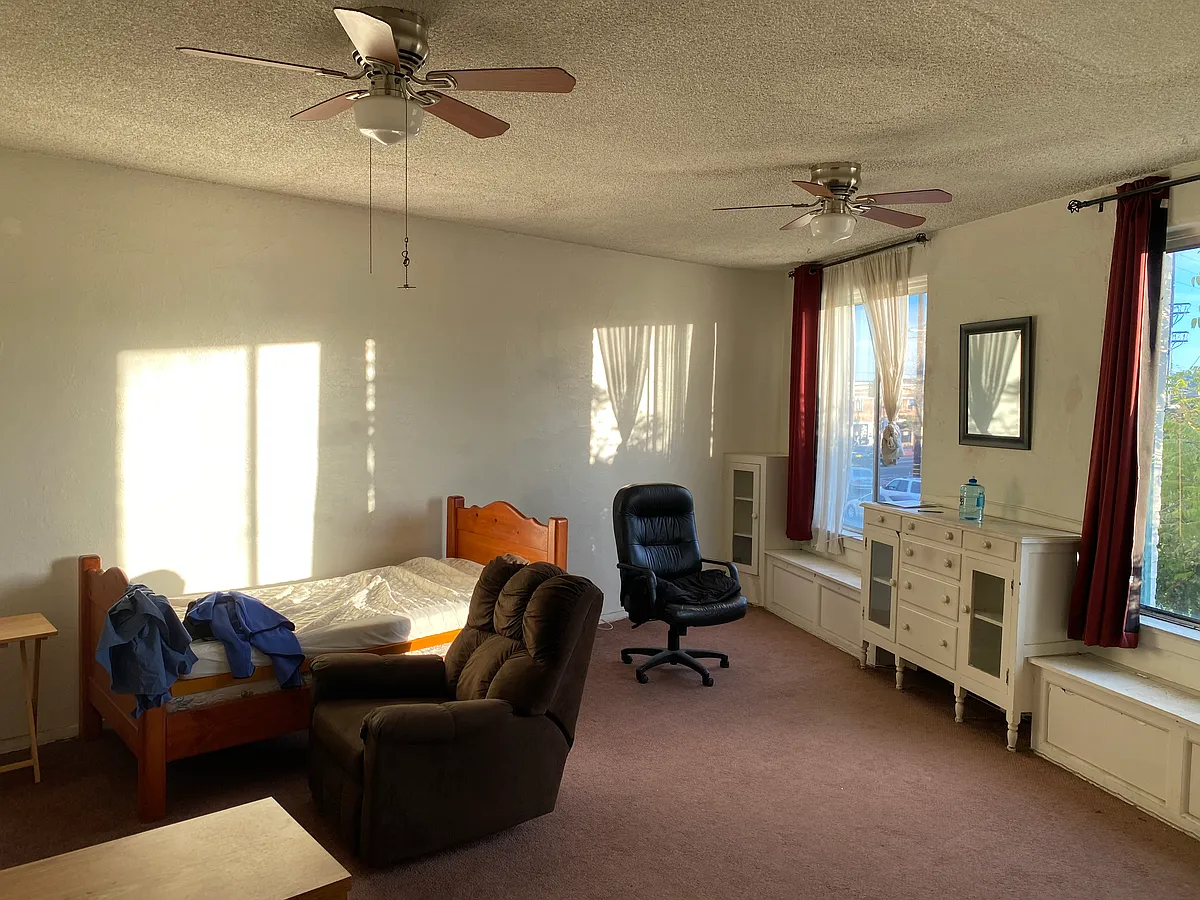 Living area - 2215 Lomita Blvd #3