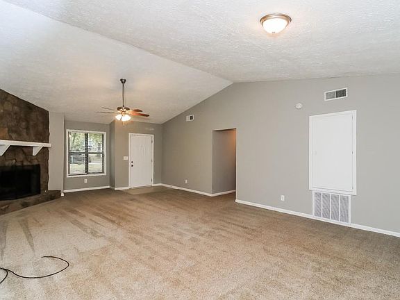 4th image of 213 Station Ln