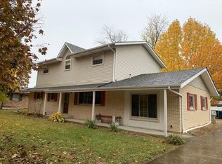 945 S Westchester Park Dr, Yorktown, IN