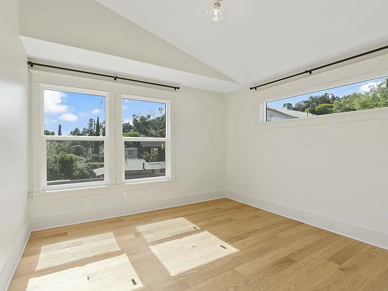 5634 Raber St — Photo 14
