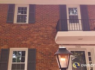 1300 Mead Ter, Woodbridge, VA 22191