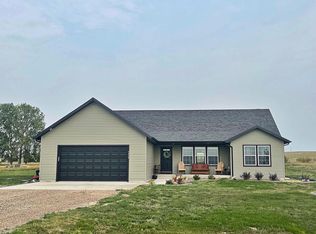 5458 Snowy Water Ln, Williston, ND 58801