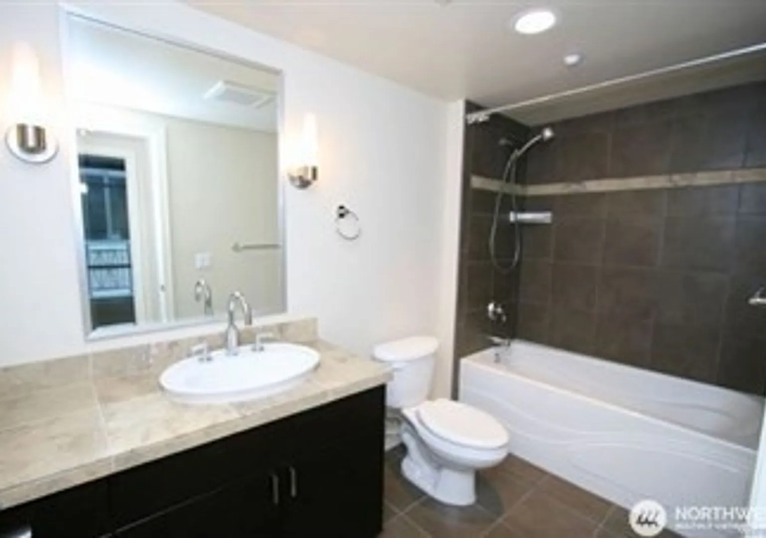 1Bd/1Ba Seattle Condo — Photo 4