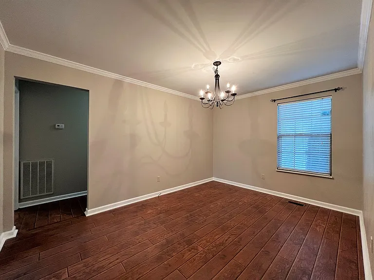 10025 Highgate Cir — Photo 8