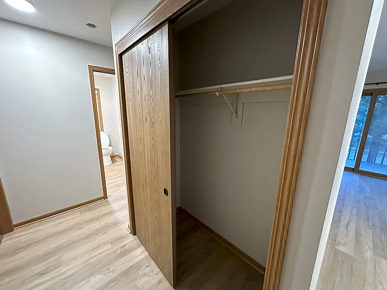 2046 Cliff Alex Ct S #4 — Photo 23