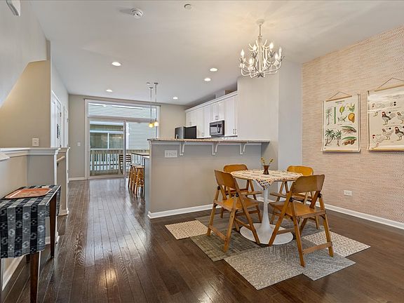 4th image of 4647 S Lake Park Ave #D